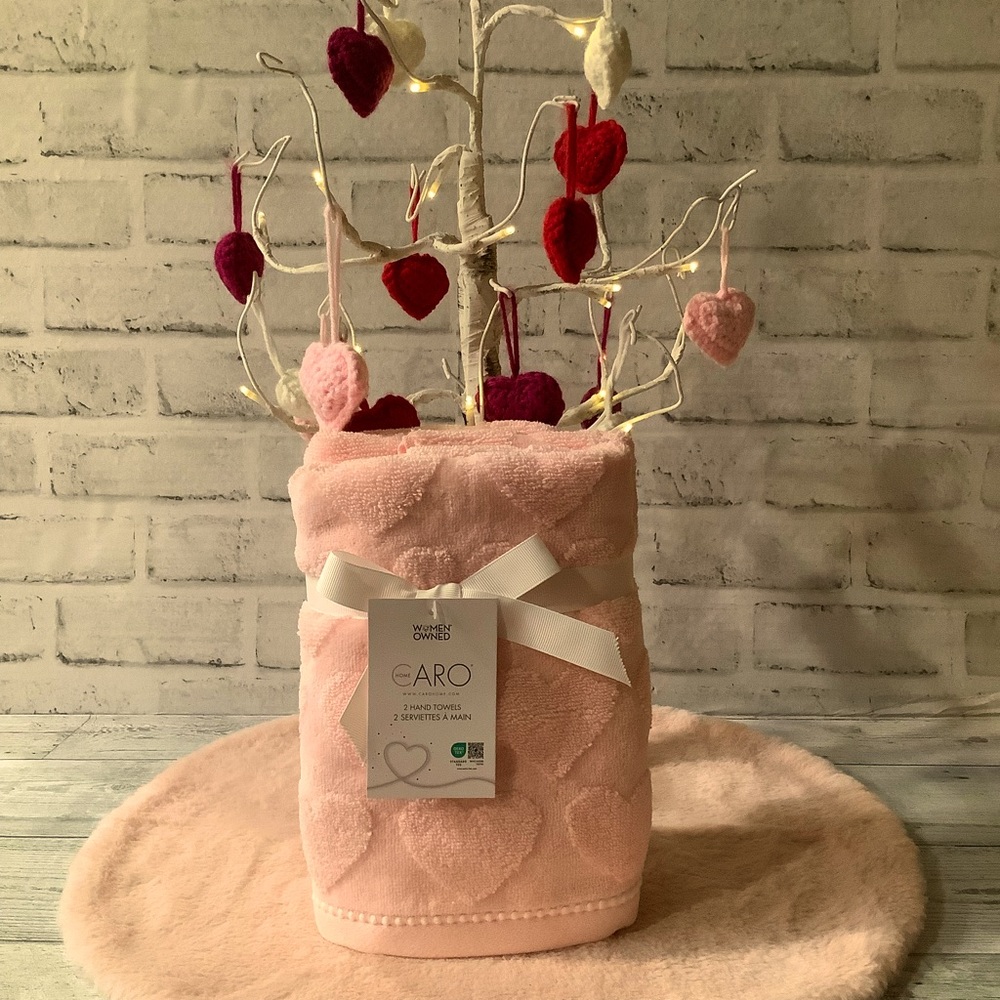 CARO HOME 2pk Light Pink Hearts Hand Towels